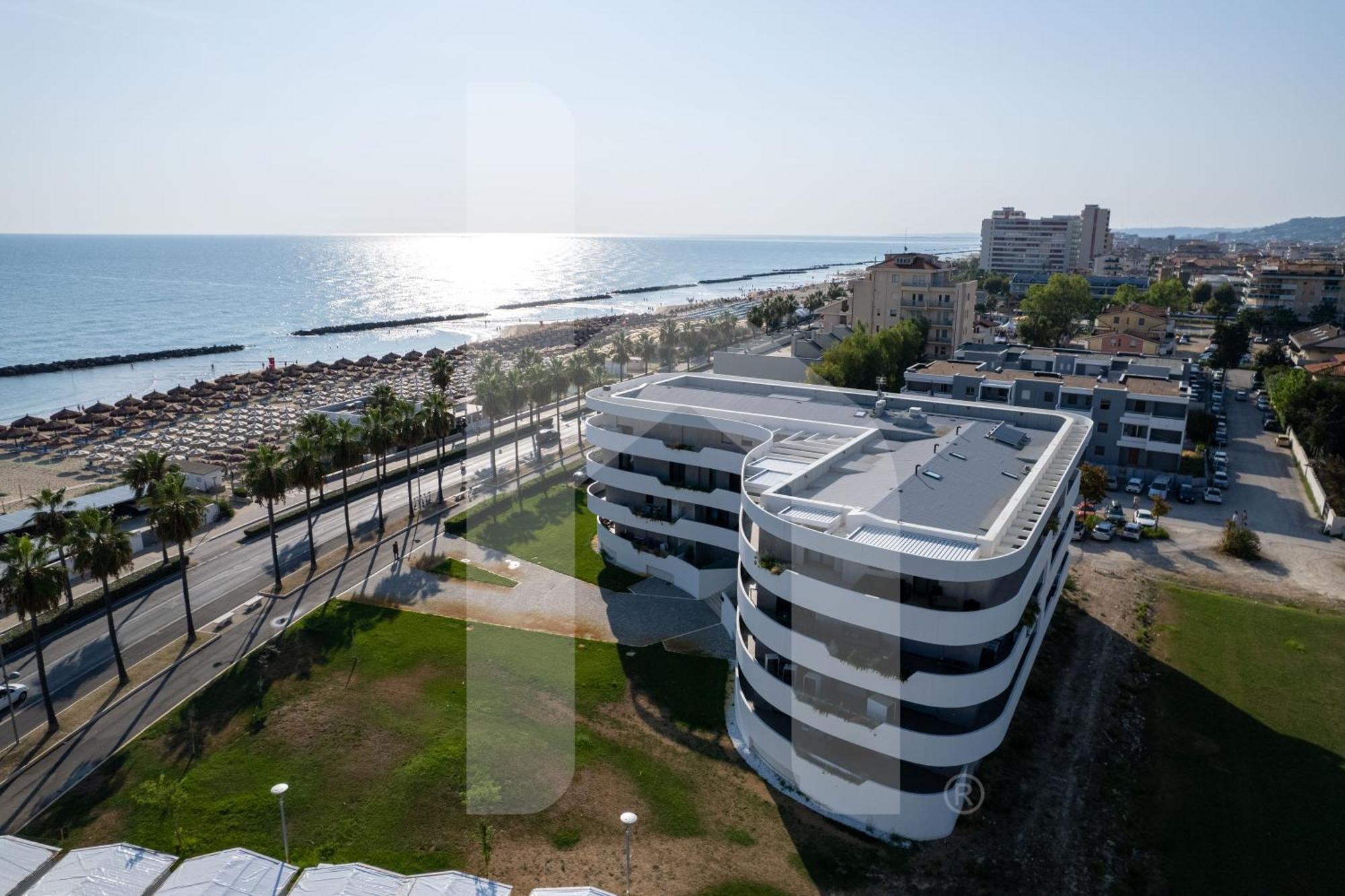 Homiday - Waterfront Montesilvano Exterior foto