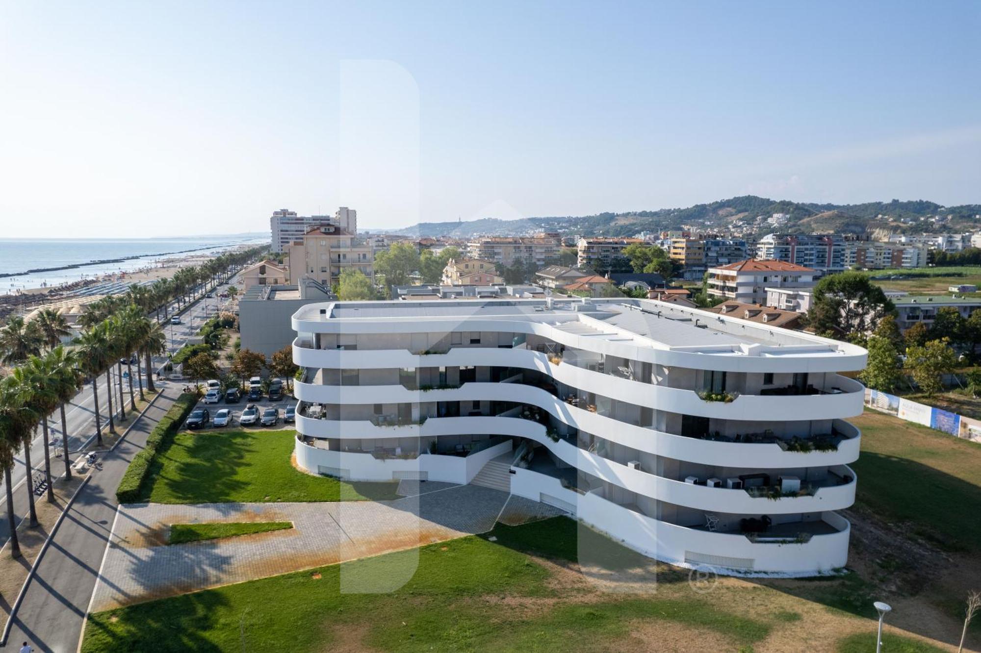 Homiday - Waterfront Montesilvano Exterior foto
